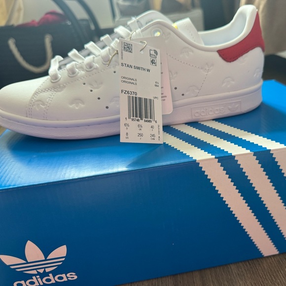 NWT ADIDAS Stan Smith Sneakers - Picture 3 of 5